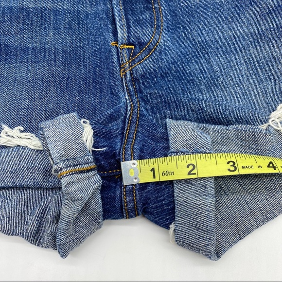 Women’s Levi’s Button Fly White Oak Blue Denim Short Size 27 - Picture 5 of 9